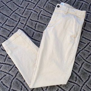 GAP Men's Relaxed Fit Khakis - Size 31x32